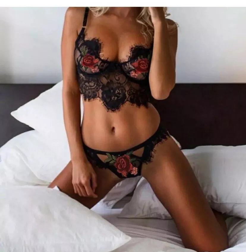Conjunto pequeno de lingerie sexy floral de renda novo sem etiquetas-