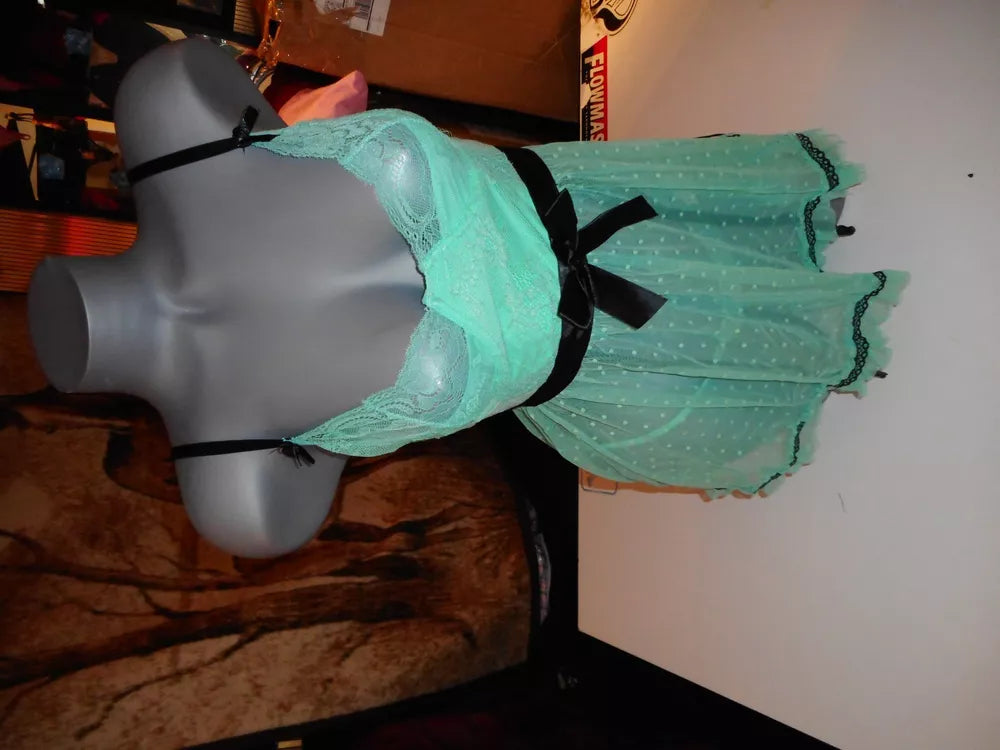 N/W/T!!!!!!2 CONJUNTO DE LINGERIE VERDE COM BOLINHAS PRETAS MÉDIO-